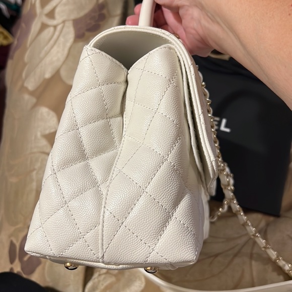 🎉🎉Chanel White Medium Top Handle Caviar Leather Bag - Host Pick🎉🎉 - Picture 10 of 10